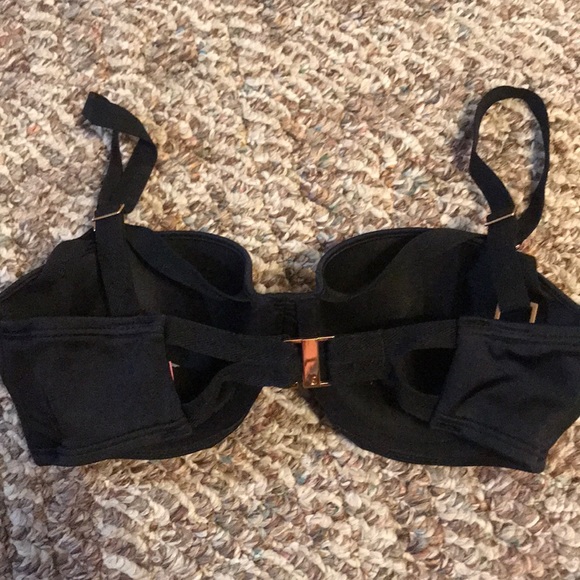 Victoria’s Secret Black Push Up Swim Top - Picture 2 of 3